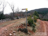 Señales en el desvío a Montgai