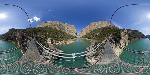 Congost de Montrebei- Puente colgante sobre embalse de Canelles
