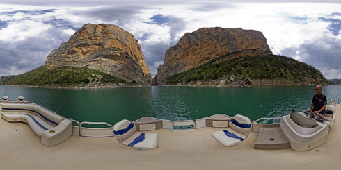 Excursiones en catamarán en el embalse de Canelles